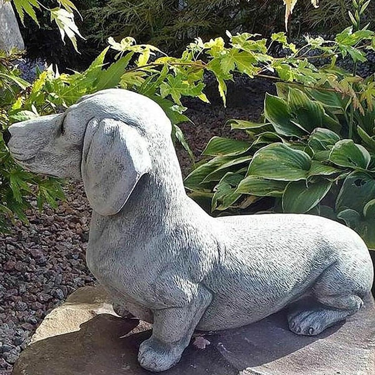 Realistisch hondenstandbeeld voor in de tuin - Teckel en Franse Bulldog decoratie voor hondenliefhebbers