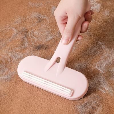 Happy Pet Pantry Static Free Pet Hair Remover Roller For Clothes, Furniture & Wool Coats pink