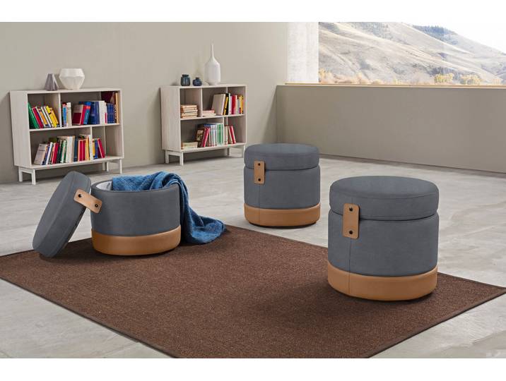 Hocker EGOITALIANO Tonder, Designhocker als Blickfang mit tollen Details, B/T 50/50cm , blau (ice lake), B:50cm H:50cm T:50cm, Luxus-Micofaser Lederoptik (100% Polyester) ist ein neues technisches Gewebe mit einem visuellen und taktilen Aspekt, der dem Nubuk sehr nahe kommt, mit innovativen Eigenschaften. Seine ausserordentliche Weichheit kommt von einem exklusiven Produktionsprozess, der Unreinheiten und Unregelmässigkeiten beseitigt. Das Ergebnis ist eine bemerkenswert samtige Faser, die durch das Vorhandensein von Körnern verstärkt wird. Von der einfarbigen Eleganz der warmen Farben und der Vielfalt an trendigen Farben, die es zu seiner eigenen Stärke und Persönlichkeit machen., Hocker, Hocker, inkl. praktischem Stauraum als funktionale Stauraummöglichkeit