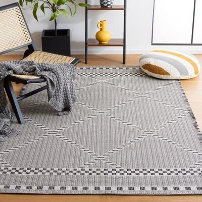 SAFAVIEH Augustine Rixta Trellis Fringe Rug