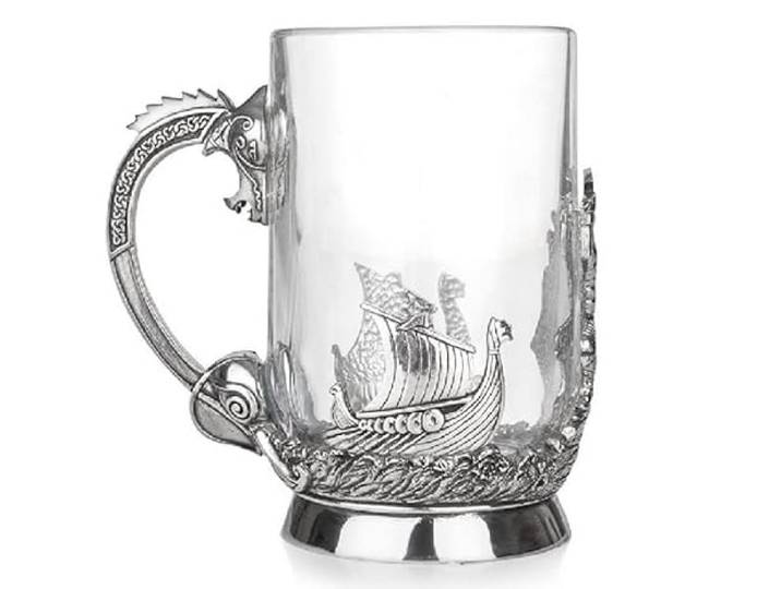 AE Williams Atemberaubender Zinn- und Glas-Pint-Krug mit einem Wikinger- und Langschiff mit Schlangengriff