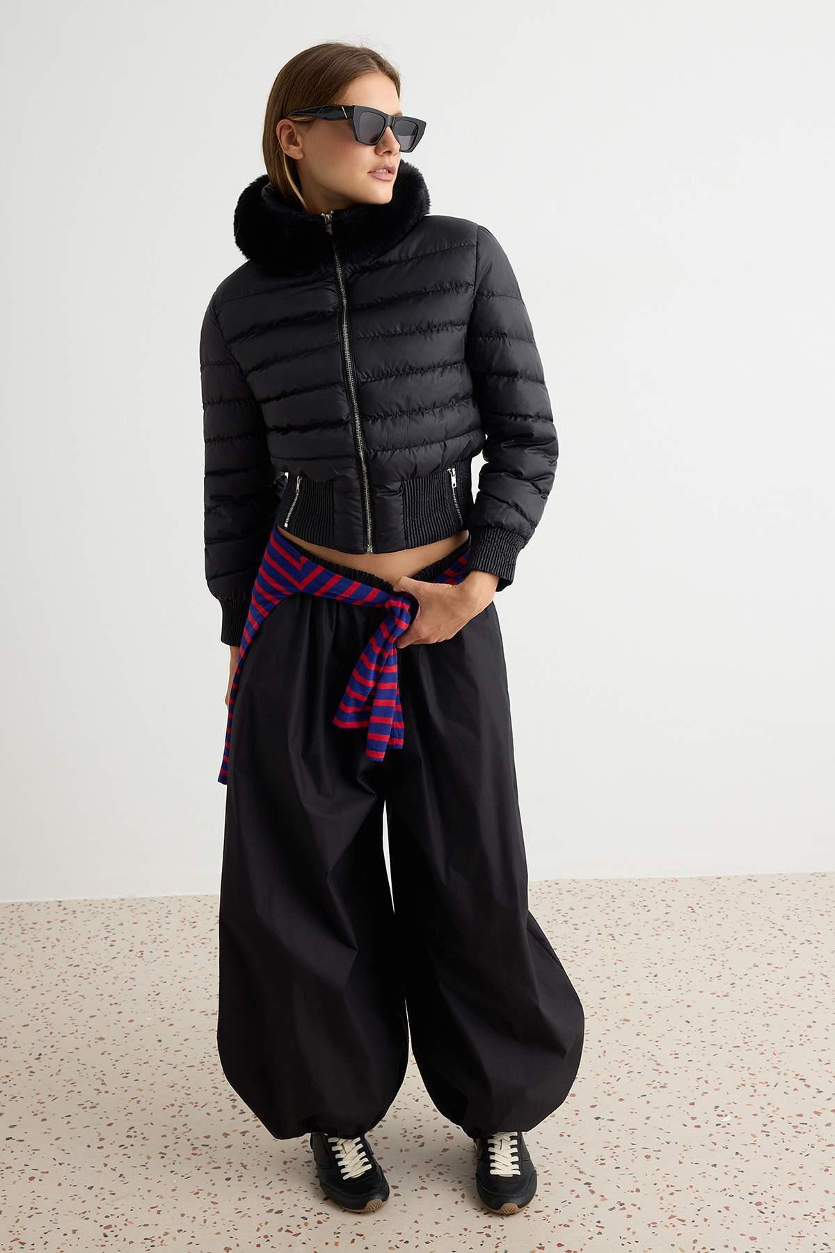 TRENDYOLMİLLA Damen Schwarz Einfarbig Lang, Tailliert Winter- Jacken
