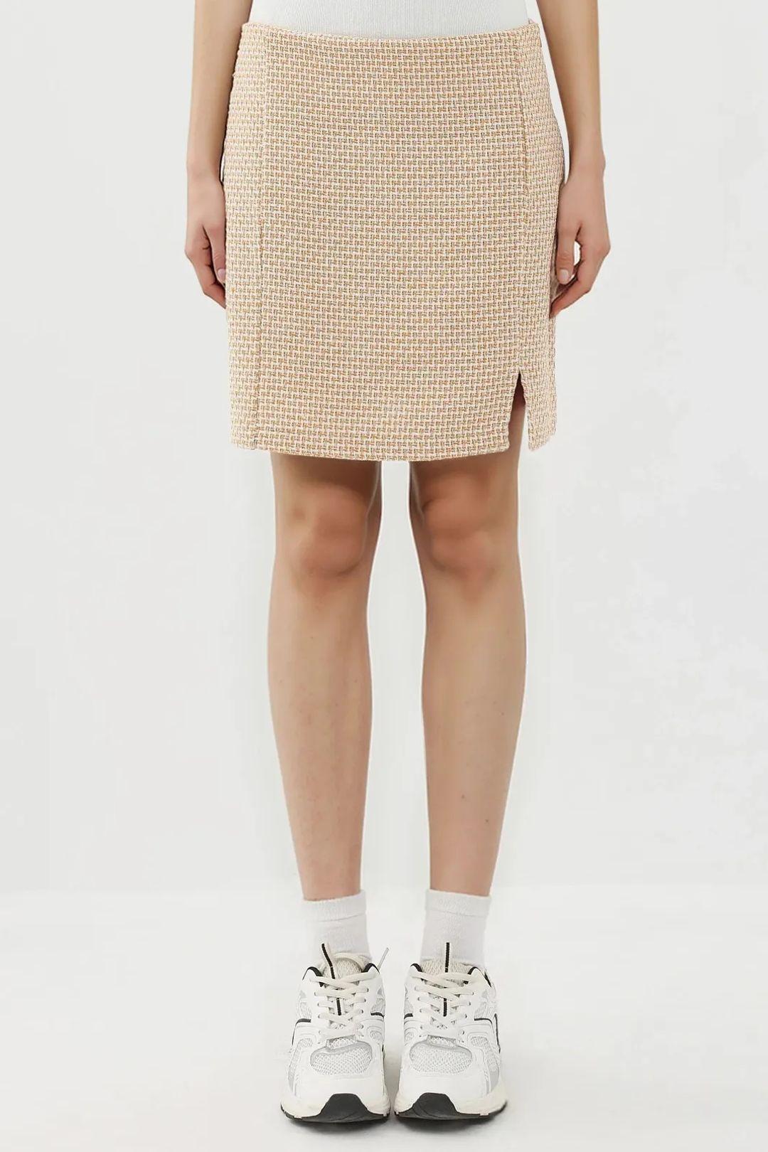 Hochtaillierter Mini-Tweed-Rock mit Schlitz