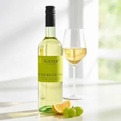 Weingut Friedrich Kiefer 2022 Kiefer Mit den Wolken ziehen 2024 Riesling,Rivaner,Sauvignon Blanc Deutschland