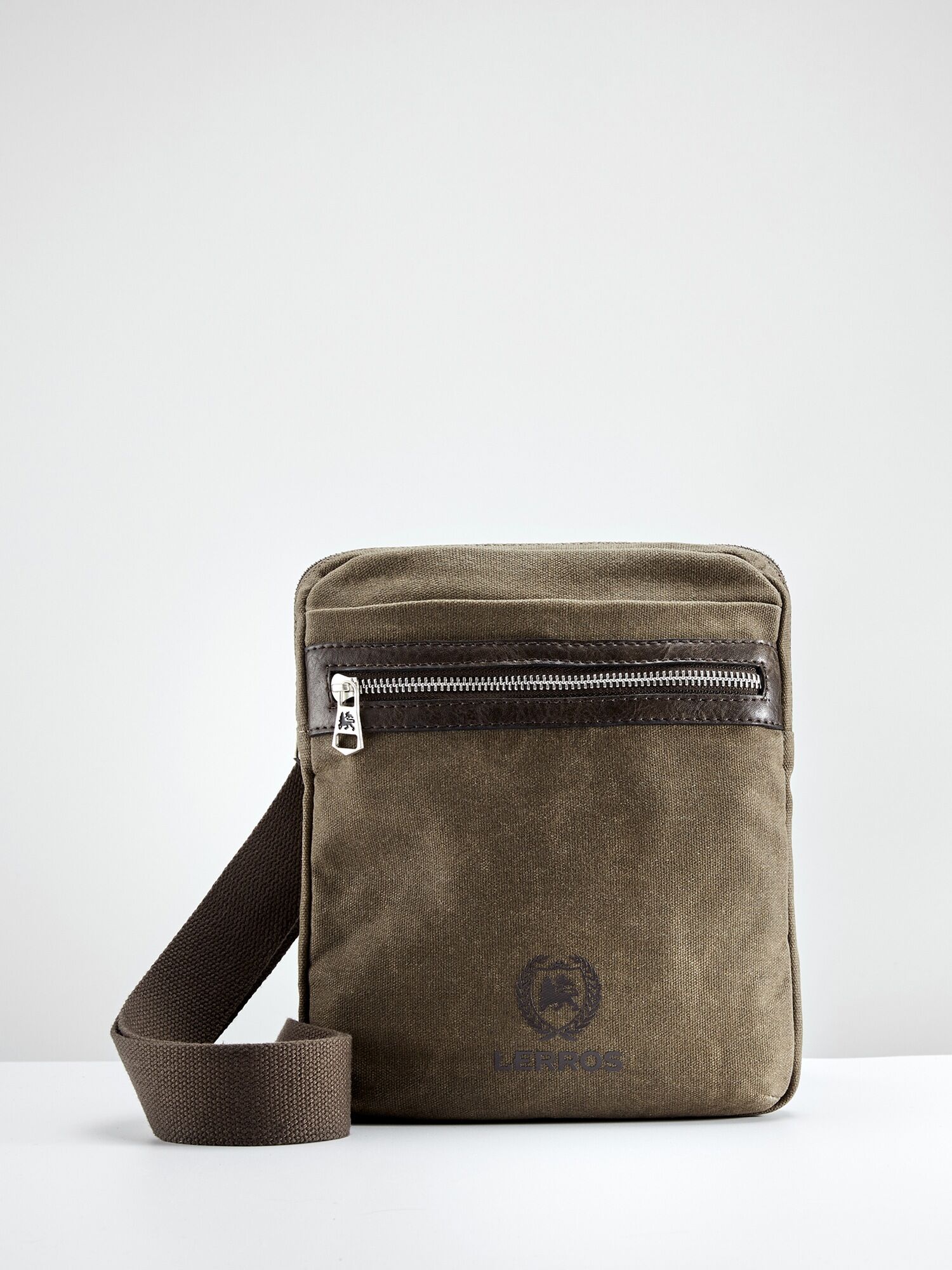 Umhängetasche LERROS "COLUMBUS Crossbody Bag", Herren, Gr. B/H/T: 24cm, granite, Materialmix, Taschen Umhängetasche