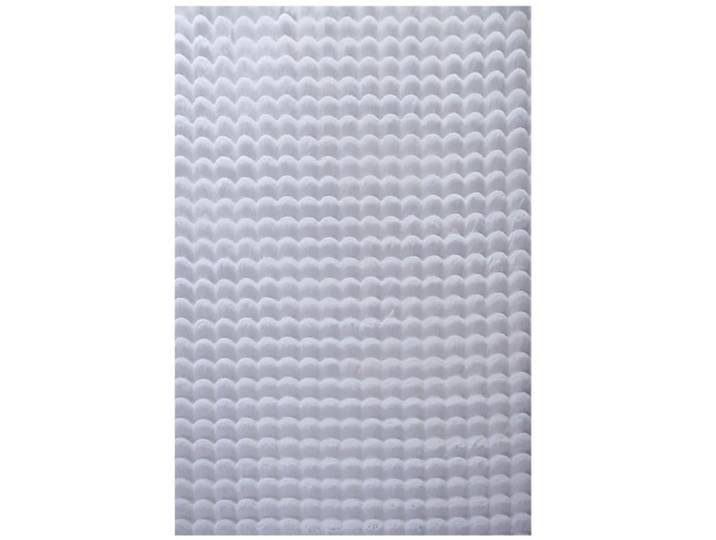 Tapis de fourrure à relief argent 200x290cm
