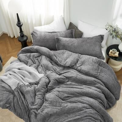 Coma Inducer® Mountain of Shoulder Plush Oversized Comforter Set