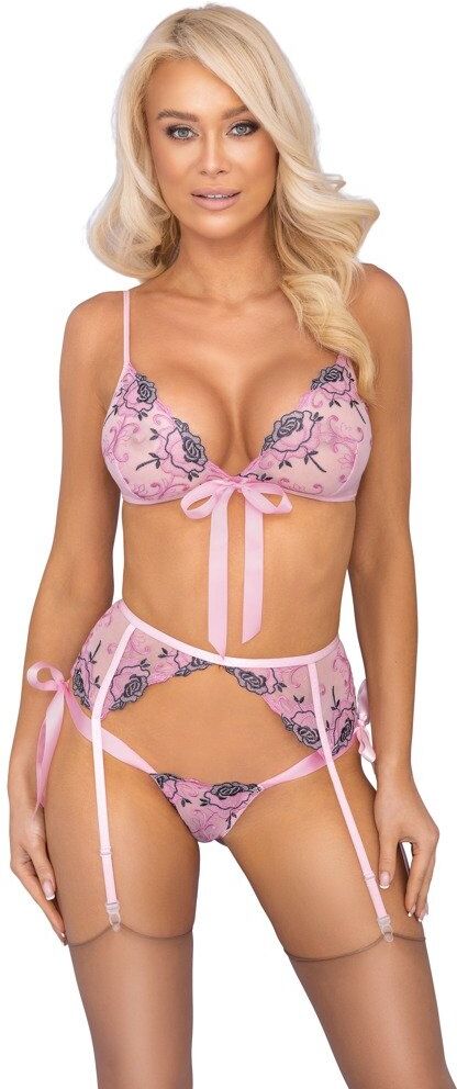 Kissable Ensemble Rose Floral