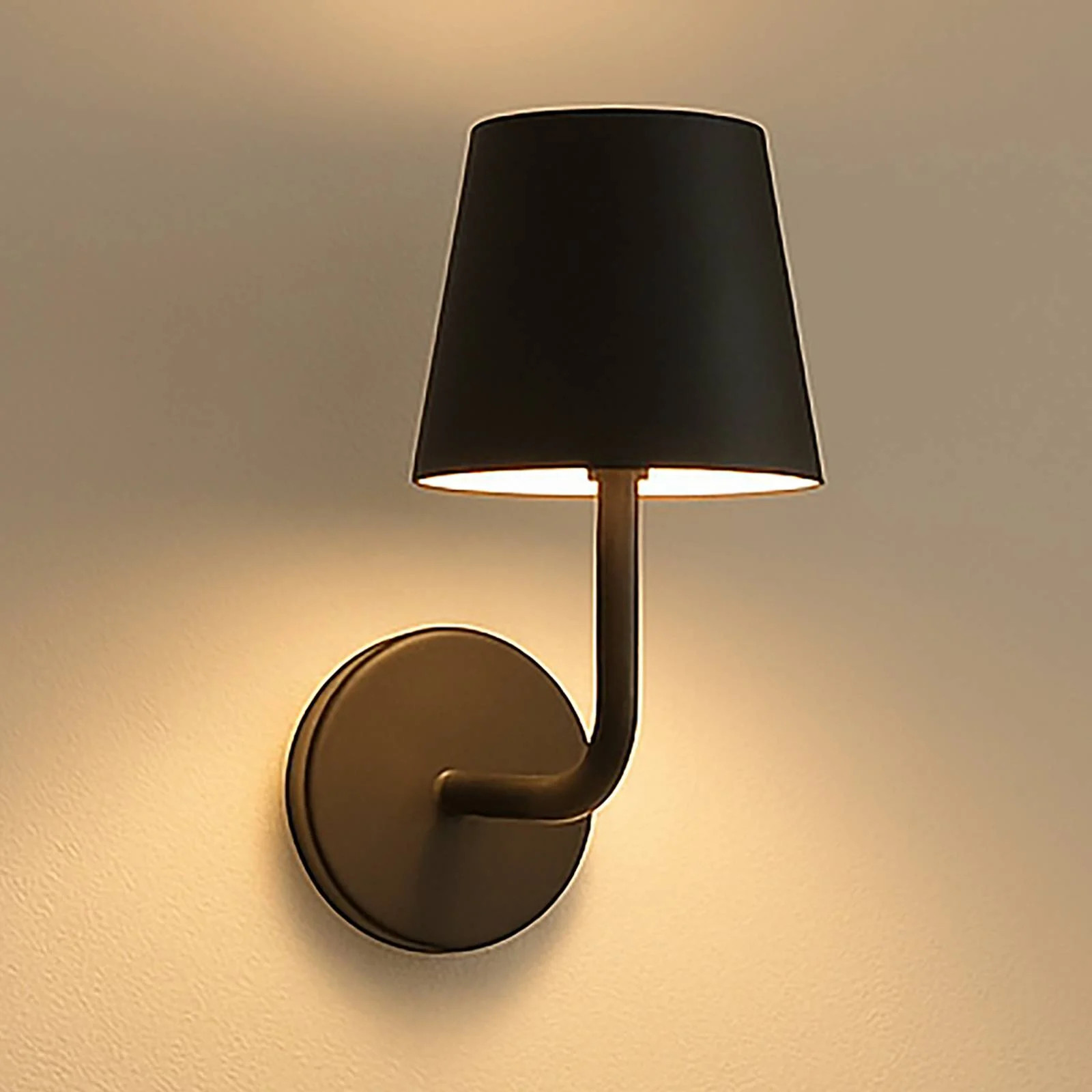FH Lighting LED wandlamp op accu Magnetic, zwart, dimbaar, CCT, IP54, Modern
