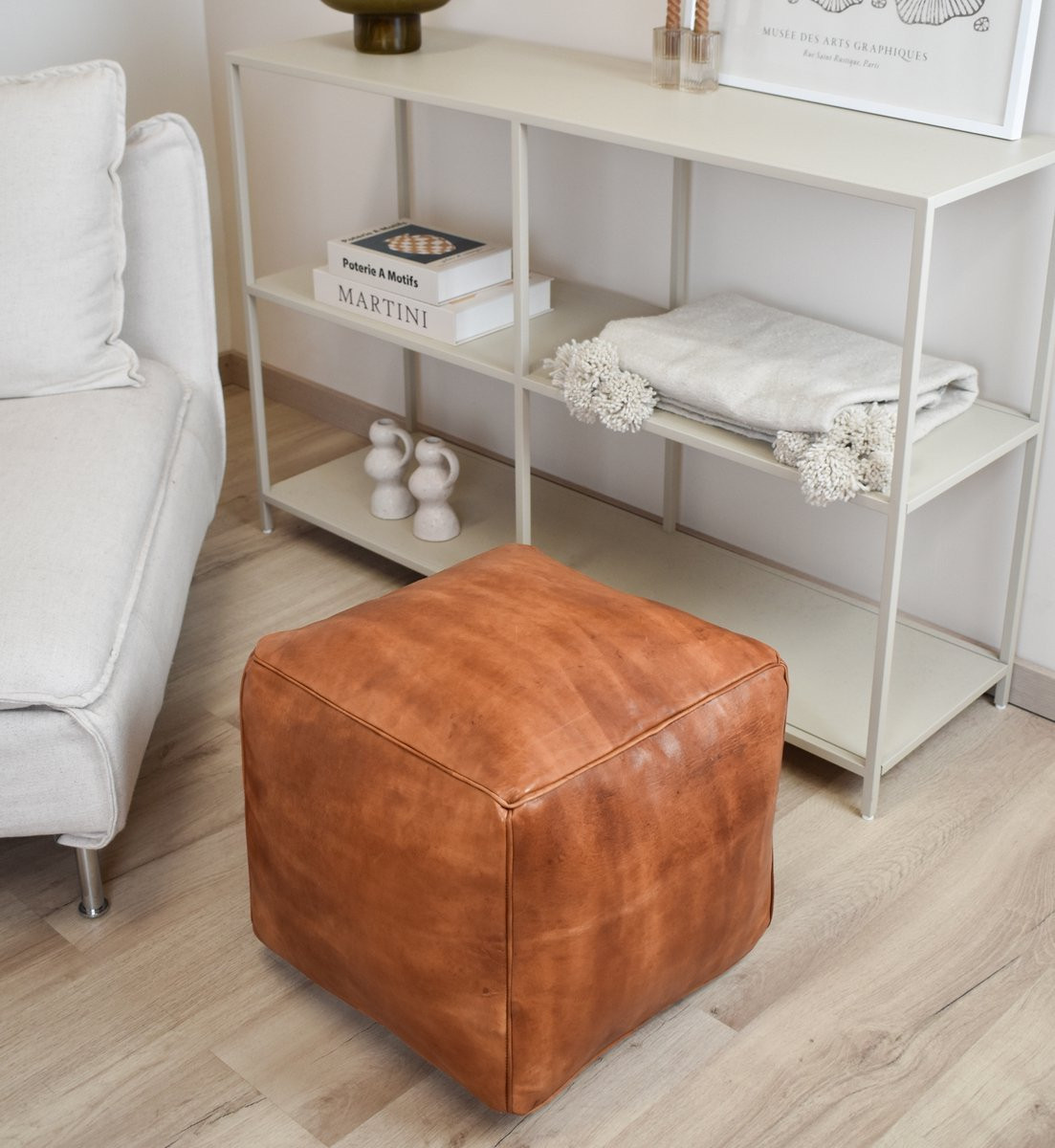 Bruine leren poef van See The Good - Vierkant - B/D/H: 40 x 40 x 35 cm