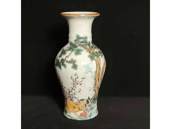 Vase en porcelaine Famille Rose de Qing Qianlong, motif pin et lapin, ornement de style chinois, collection de porcelaine antique