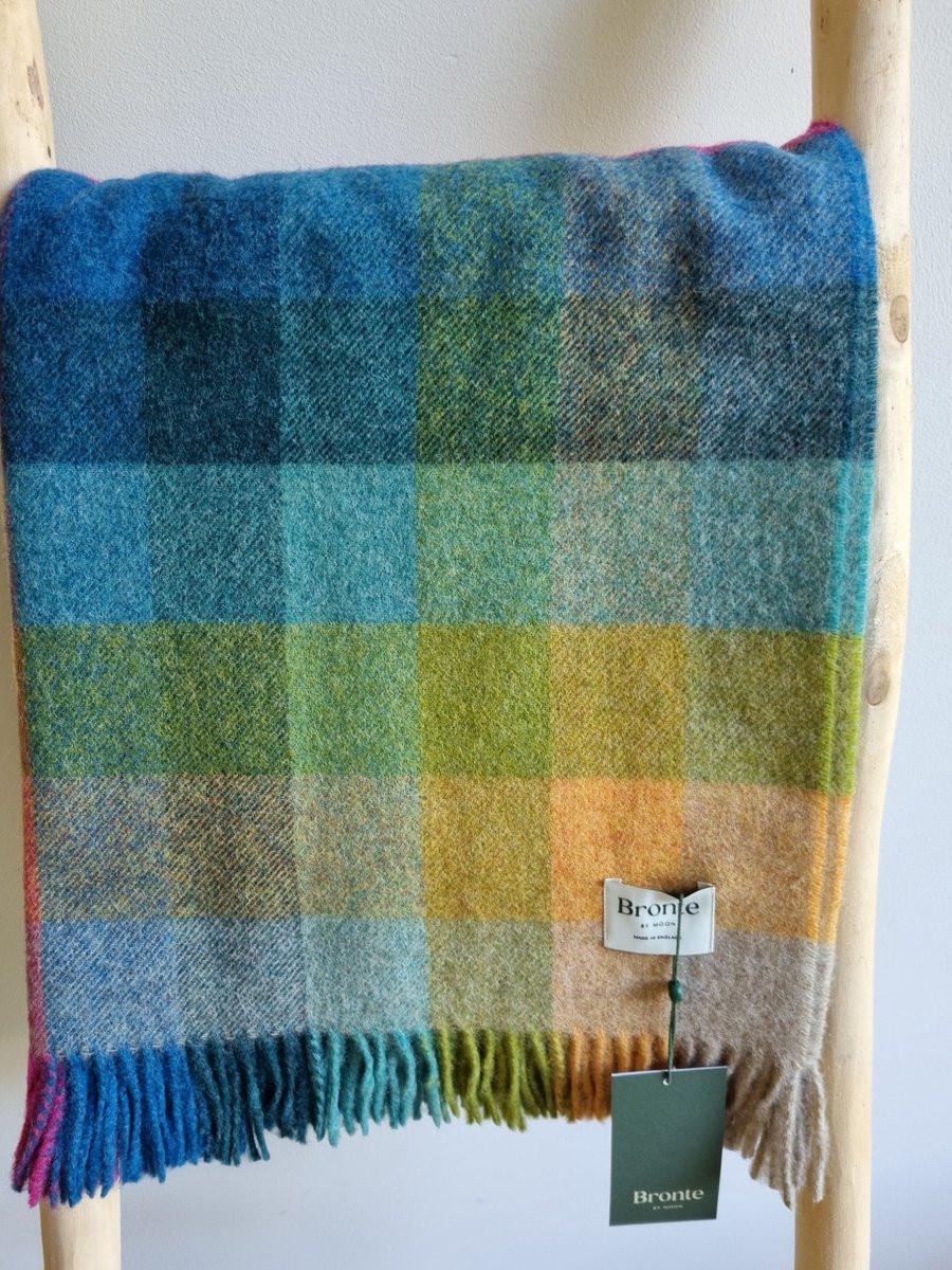 Wollen plaid Bronte by Moon Harlequin Tutti Frutti 140 x 185 cm