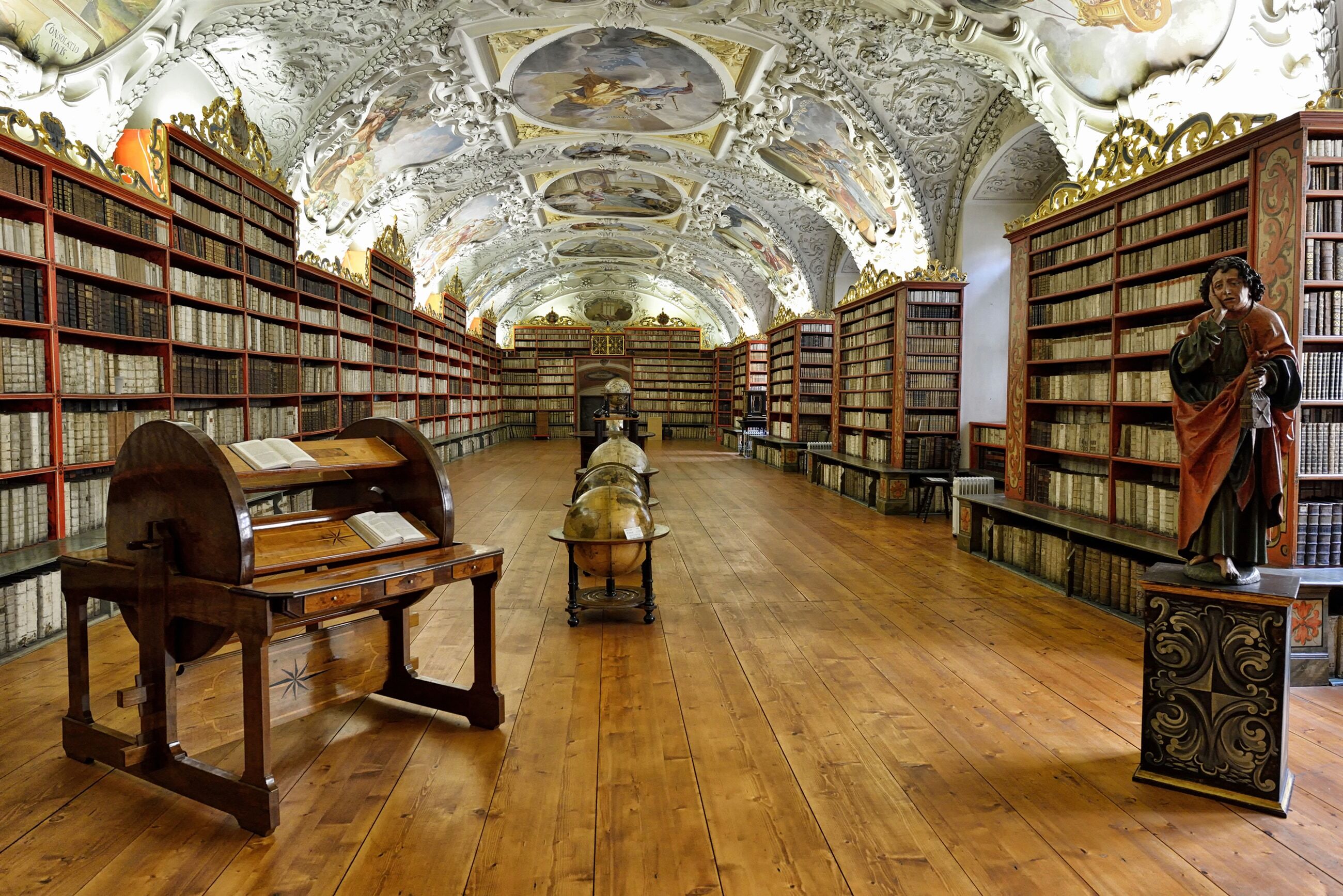 Fototapete PAPERMOON "ARCHITEKTUR-BIBLIOTHEK VON STRAHOV KLOSTER JAHR 1143", bunt, B:2,5m L:1,86m, Vlies, Tapeten, Fototapete bunt B/L: 2,5m x 1,86m, Bahnen: 5 Stk.