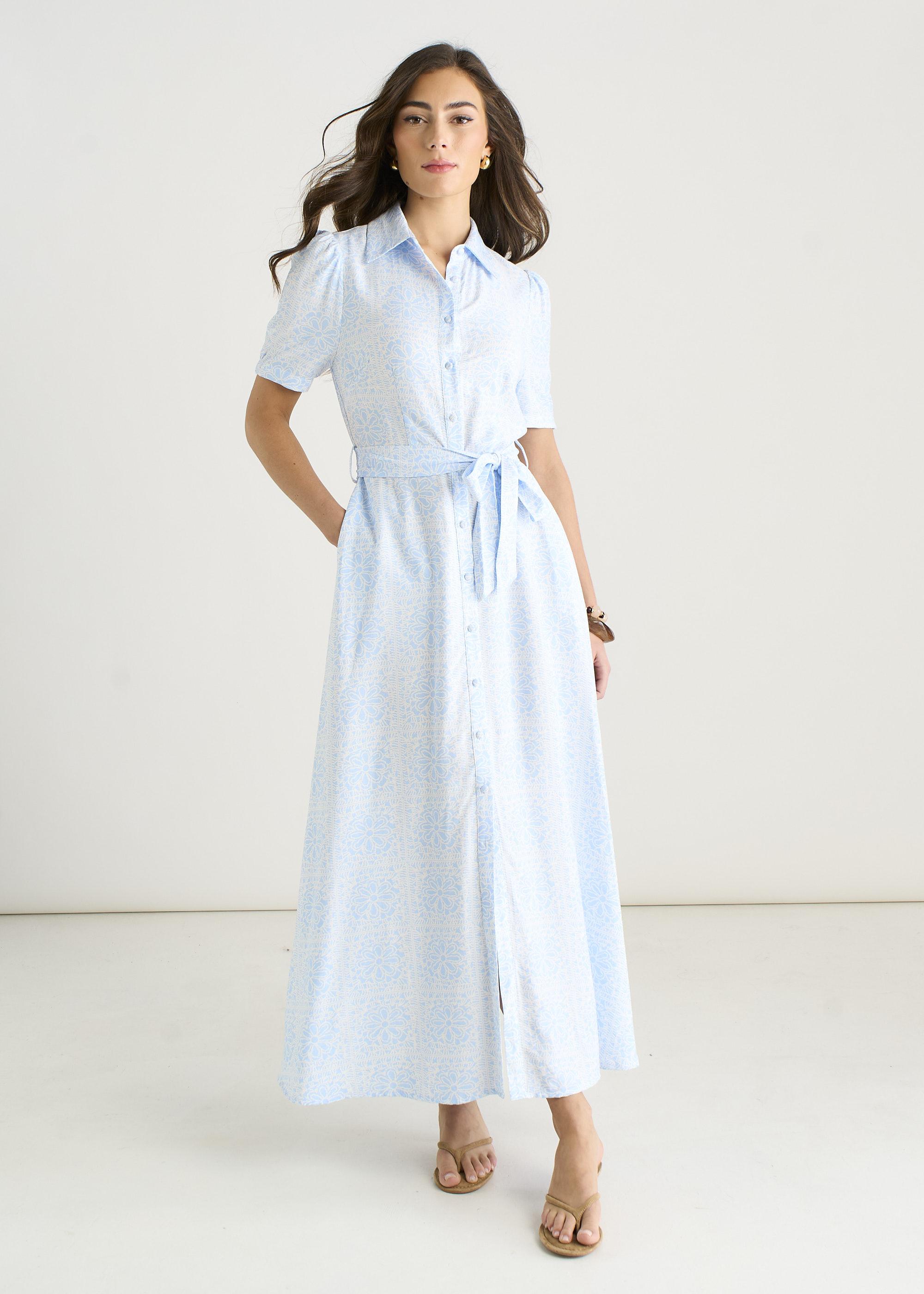 Maxikleid aus Baumwollmischung mit blauem Fliesenmuster und durchgehender Knopfleiste