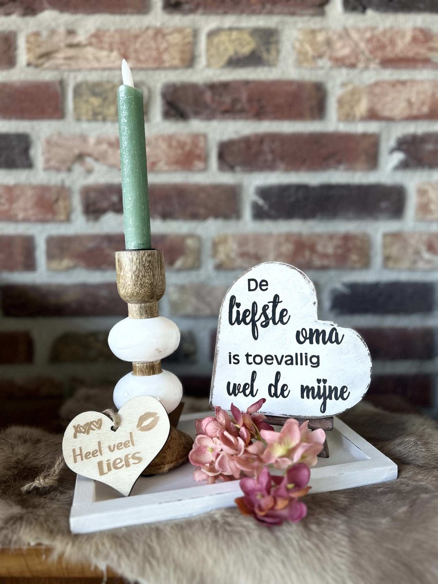 Creaties van hier Cadeaupakket De liefste oma met wit dienblaadje, bloem, ezel en kandelaar