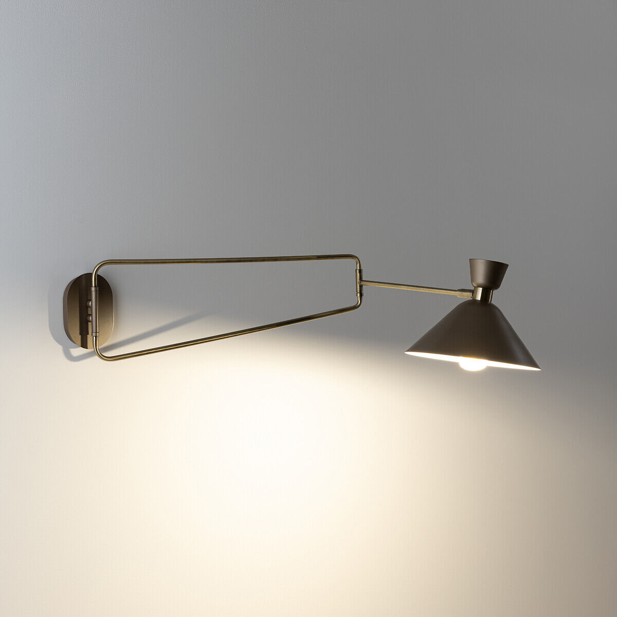 AM.PM Applique articulée laiton vieilli Zoticus