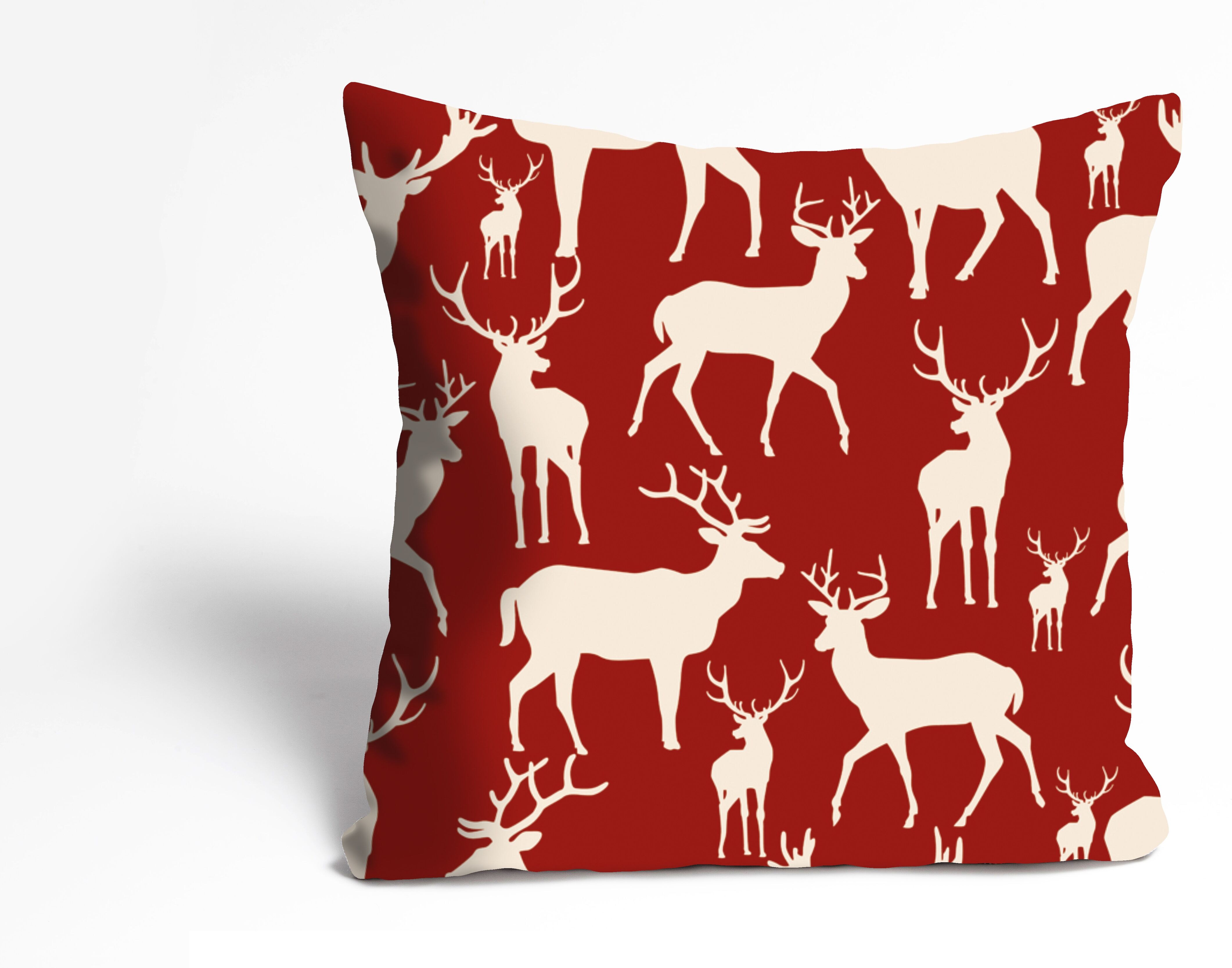 Dekokissen QUEENCE "Anthony", rot (rot, bedruckt), B:40cm L:40cm, Polyester, Dekokissen_Sitzkissen_Kissenhüllen, Dekokissen, Kissenhülle,Hirsche,Elche,Rot,Weihnachten,Winterlich,Weihnachtsmotiv