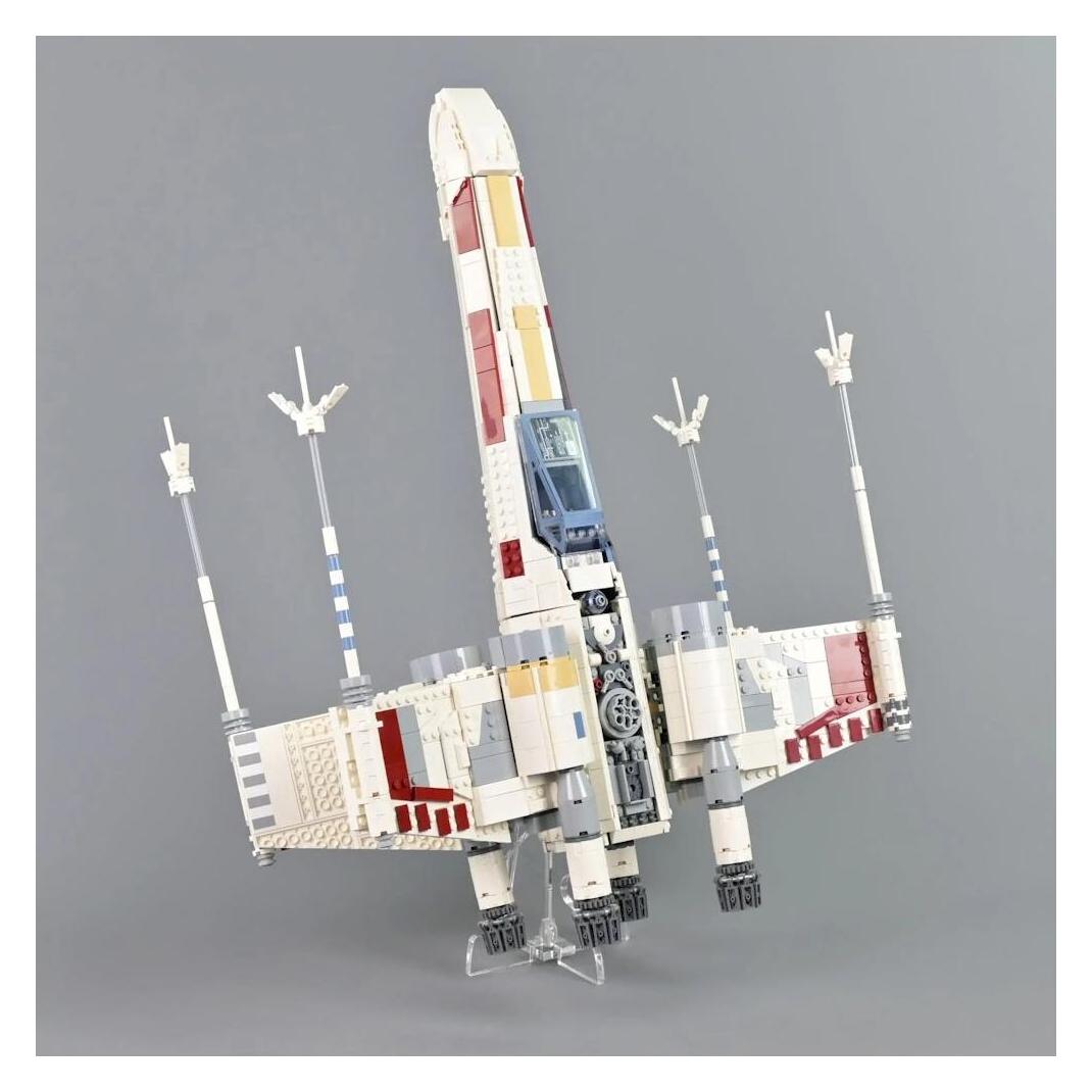 iDisplayit Acryl-Ständer Vertikal für LEGO 75355 Star Wars USC X-Wing Starfighter (QXP75355V)