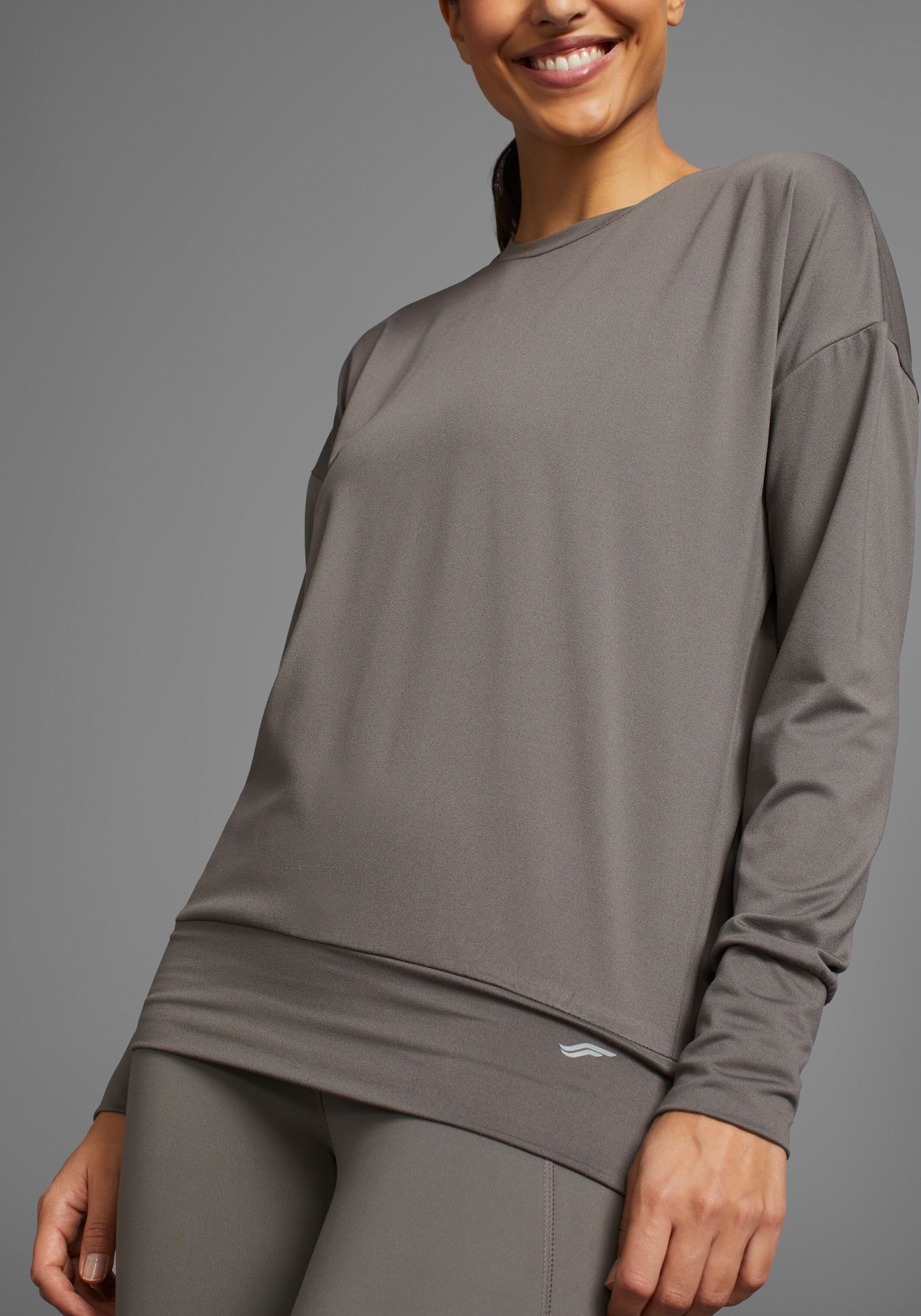 Yogashirt FAYN SPORTS, Damen, Gr. 40/42, grau (mint, schwarzgrau), Single Jersey, Obermaterial: 92% Polyester, 8% Elasthan, unifarben, lässig geschnitten, Rundhals, angesetztes Bündchen, Shirts Yogashirt, Atmungsaktiv & schnelltrocknend im praktischen 2er