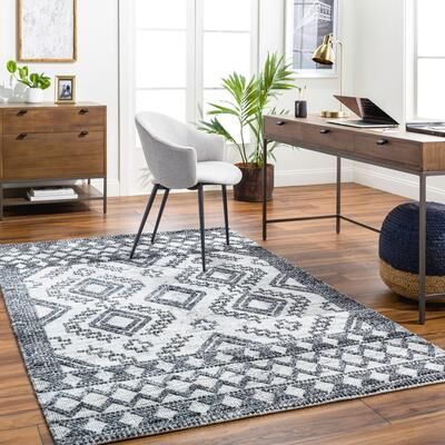 Livabliss Mainholme Handmade Performance Outdoor Safe Area Rug