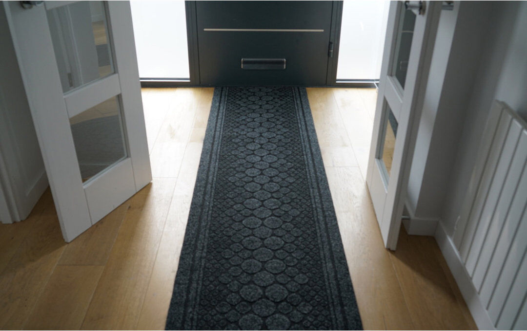 Marlow Home Co. Gonzalo Geometric Needle-punched Area Rug Anthracite Runner 67 x 579.12cm