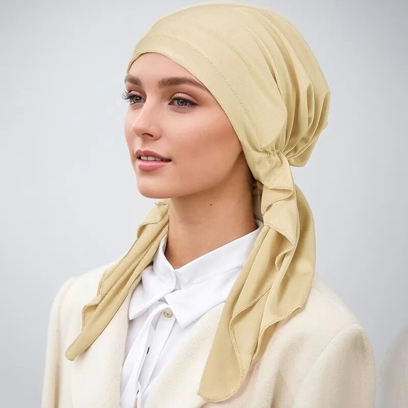 INF Beige Kopftuchmütze mit zwei Bändern - Bequeme und stilvolle Damenmütze Beige