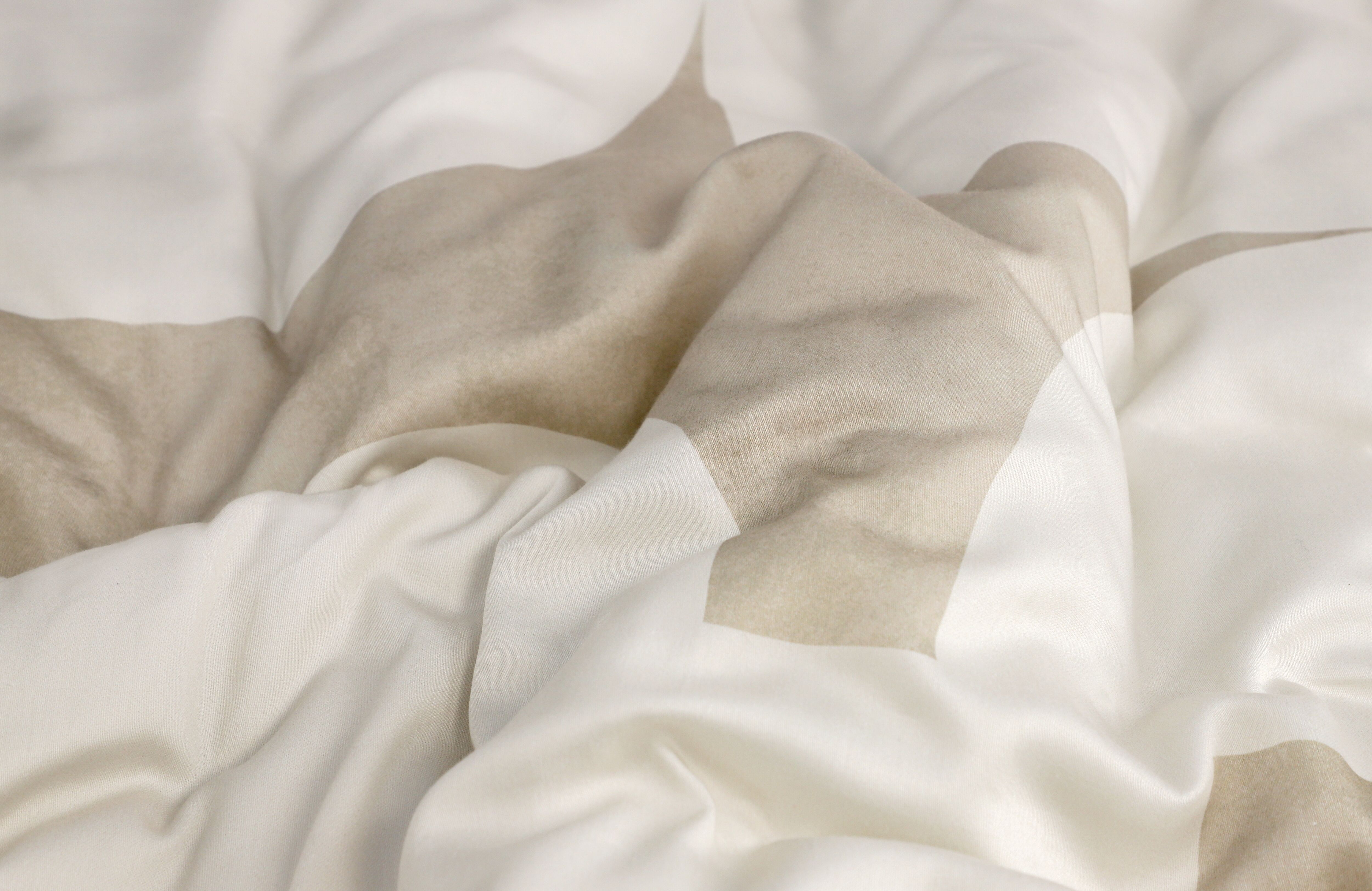 Wendebettwäsche "Likely", beige, B/L: 135cm x 200cm, 1 Stk., 1 Stk., Satin, B/L: 80cm x 80cm, 2, Satin, Obermaterial: 100% Baumwolle, SCHÖNER WOHNEN-KOLLEKTION, Bettwäsche, Wendebettwäsche, Satinbettwäsche aus 100% reiner Baumwolle beige B/L: 135cm x 200c