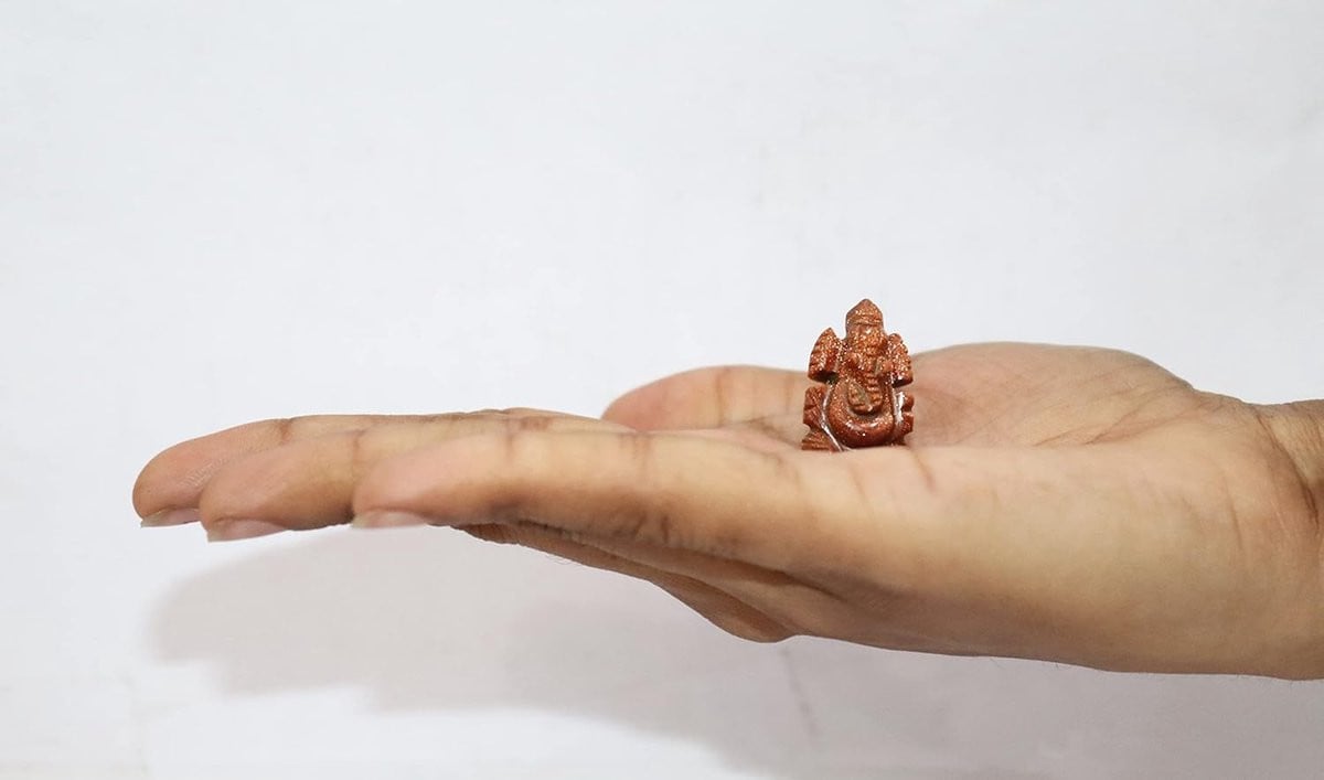 Ganesh Beeldje - Handgemaakt Roodachtig Steen - Spirituele Decoratie voor op Tafel