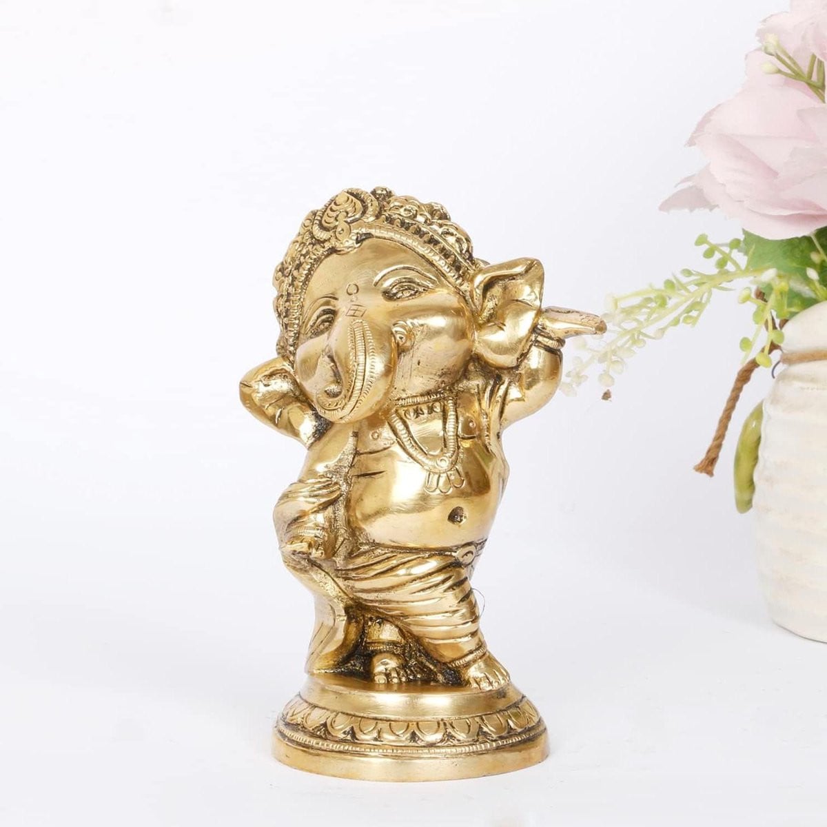 Ganesha Standbeeld Baby Ganesha Murti van Messing in Goudkleur, Hoogte: 12,7 cm