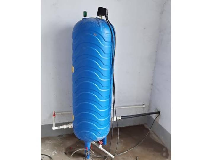 Wasserspeicher unter Druck Automatischer Drucktank mit Armaturen, Hochdrucktank für Bewässerung/Hauswasser, 60 100 200 300 L Hauswasserspeicher für alle Jahreszeiten(26.4Gal/100L (15.7 x 35.4inch))