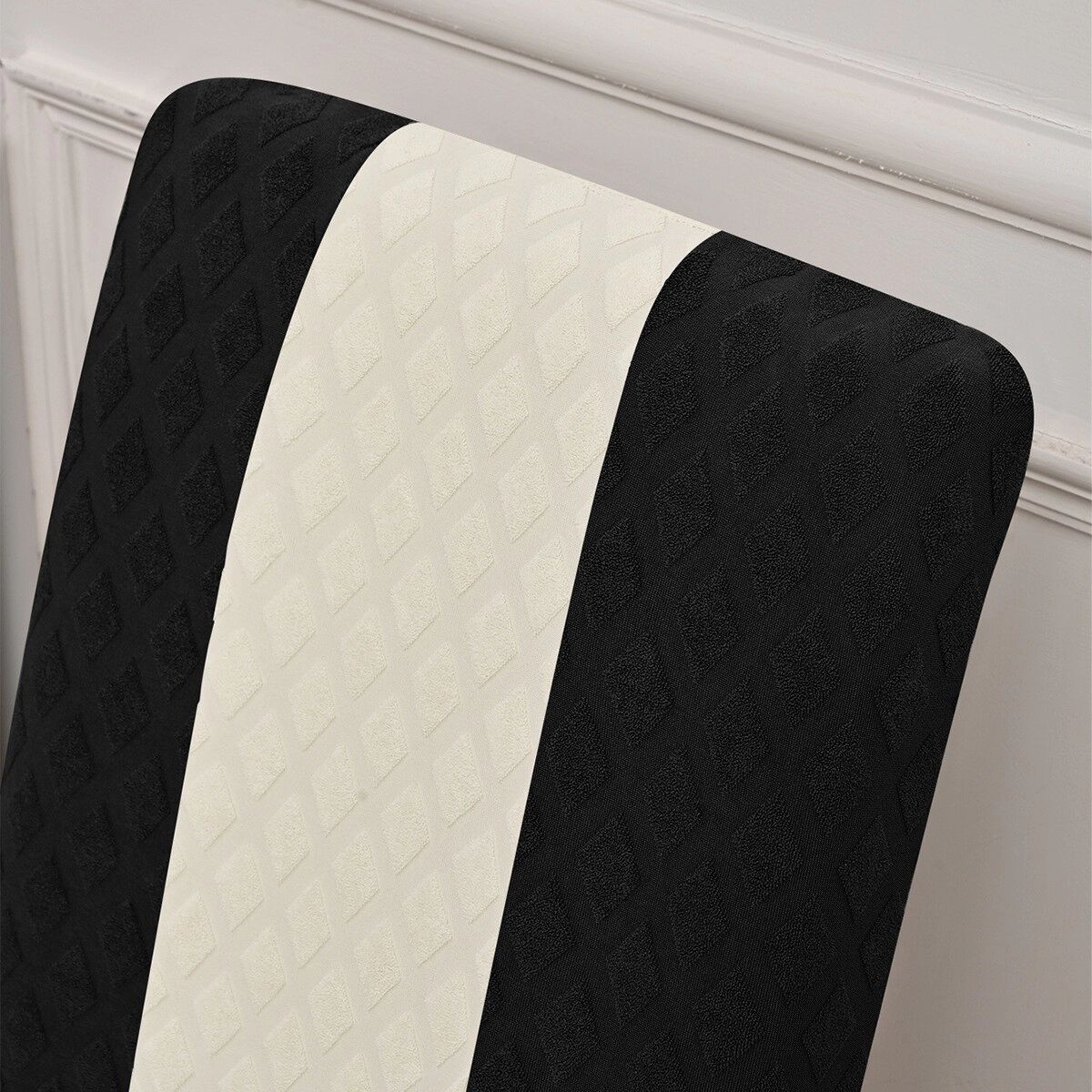 INF Diamond Jacquard Colorblock Stuhlhussen 4er-Set - Polyester Stretch Vollbezug Sitzschützer Schwarz + Beige