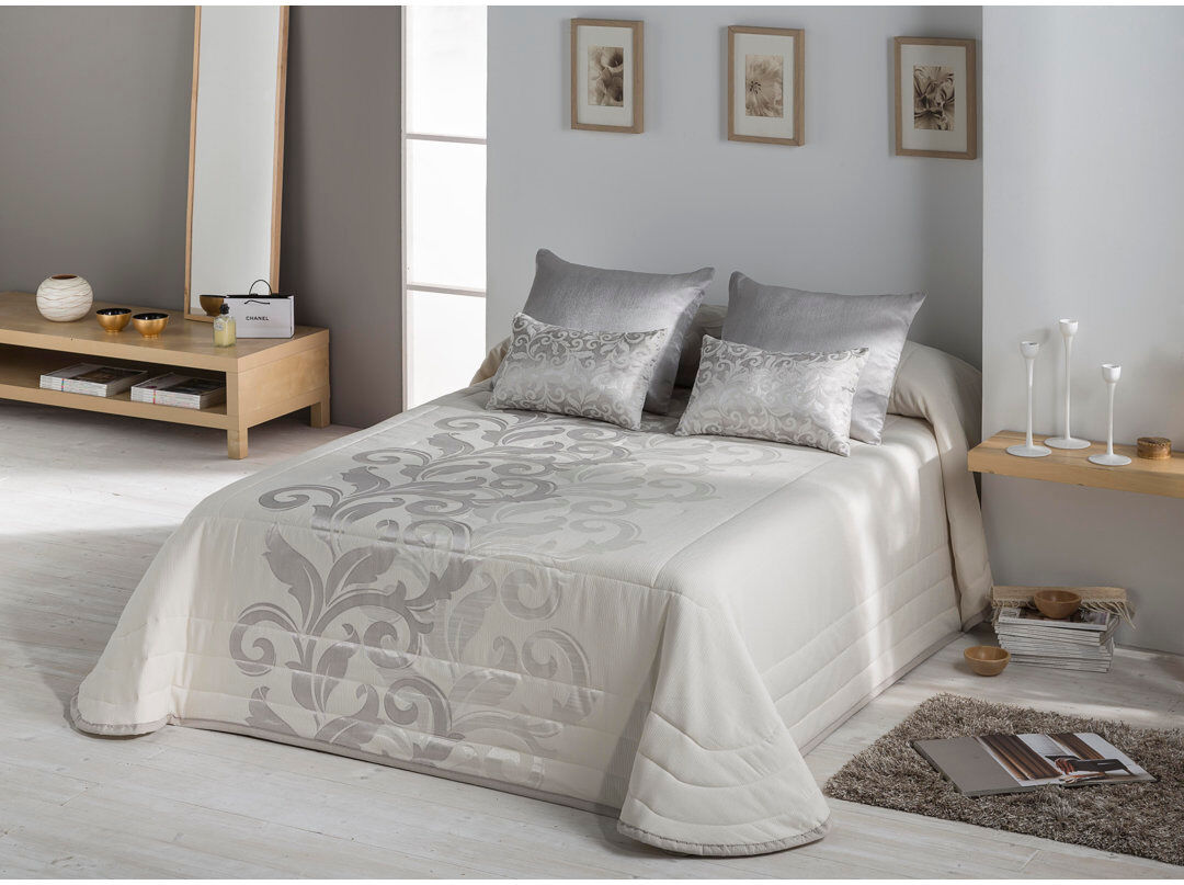 Marlow Home Co. Harlee Cotton Blend, Polyester Floral Bedspread Silver 205 x 240 cm