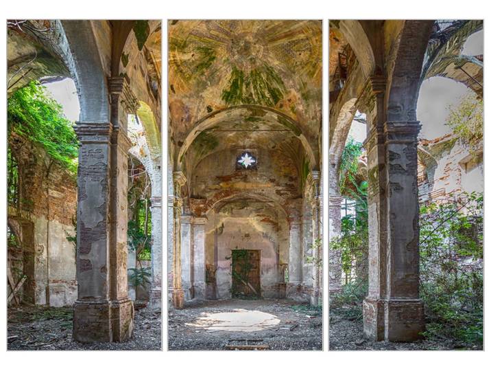 Bild mit Rahmen Verlassener Flur 2 image LAND