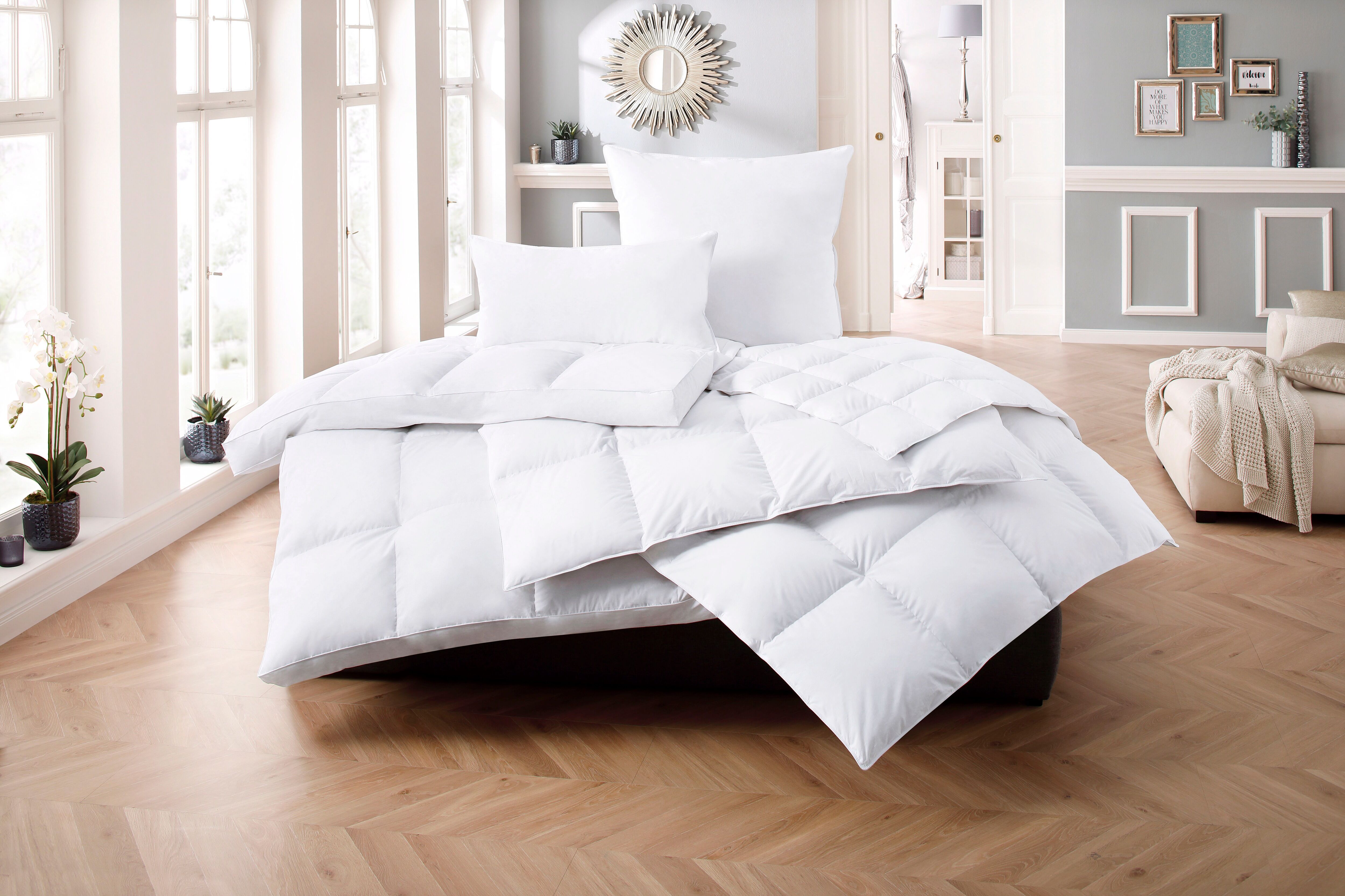Daunenbettdecke + Federkissen GOODPRODUCT "Loftet, Bettdecke 135x200 cm, 155x220 cm, Made in Green", weiss (weiß), B/L: 155cm x 220cm Anzahl Teile 1, B/L: 80cm x 80cm Anzahl Teile 1, Bezug: Baumwolle Füllung: Entendaune/-feder, polarwarm, Bettdecken Bezug