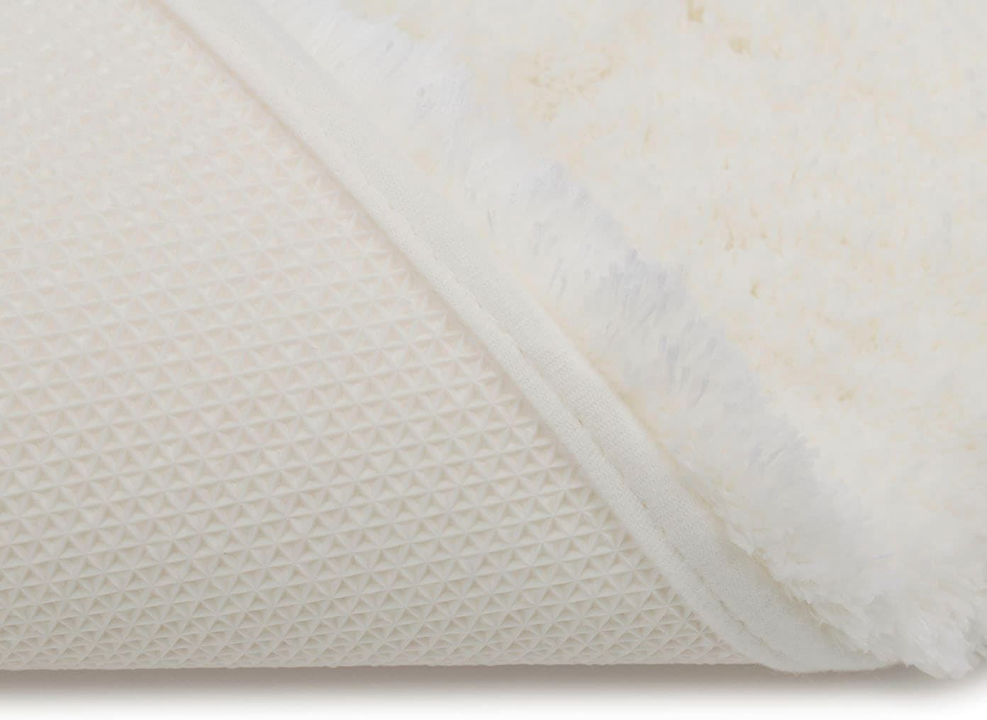Badematte GÖZZE "»DELUXE«", beige (creme), WC-Vorlegermit Ausschnitt, Polyester, Badematten, Badematte, mit extra hohem Flor creme WC-Vorlegermit Ausschnitt