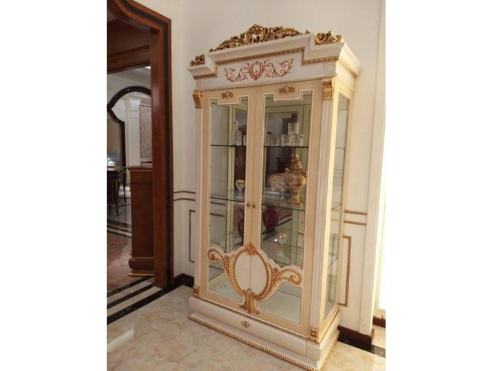 Xlmoebel Vitrine Elegante Vitrine im Barock-Rokoko-Stil aus Glas für Ihr Wohnzimmer (Vitrine) Hergestellt in Europa