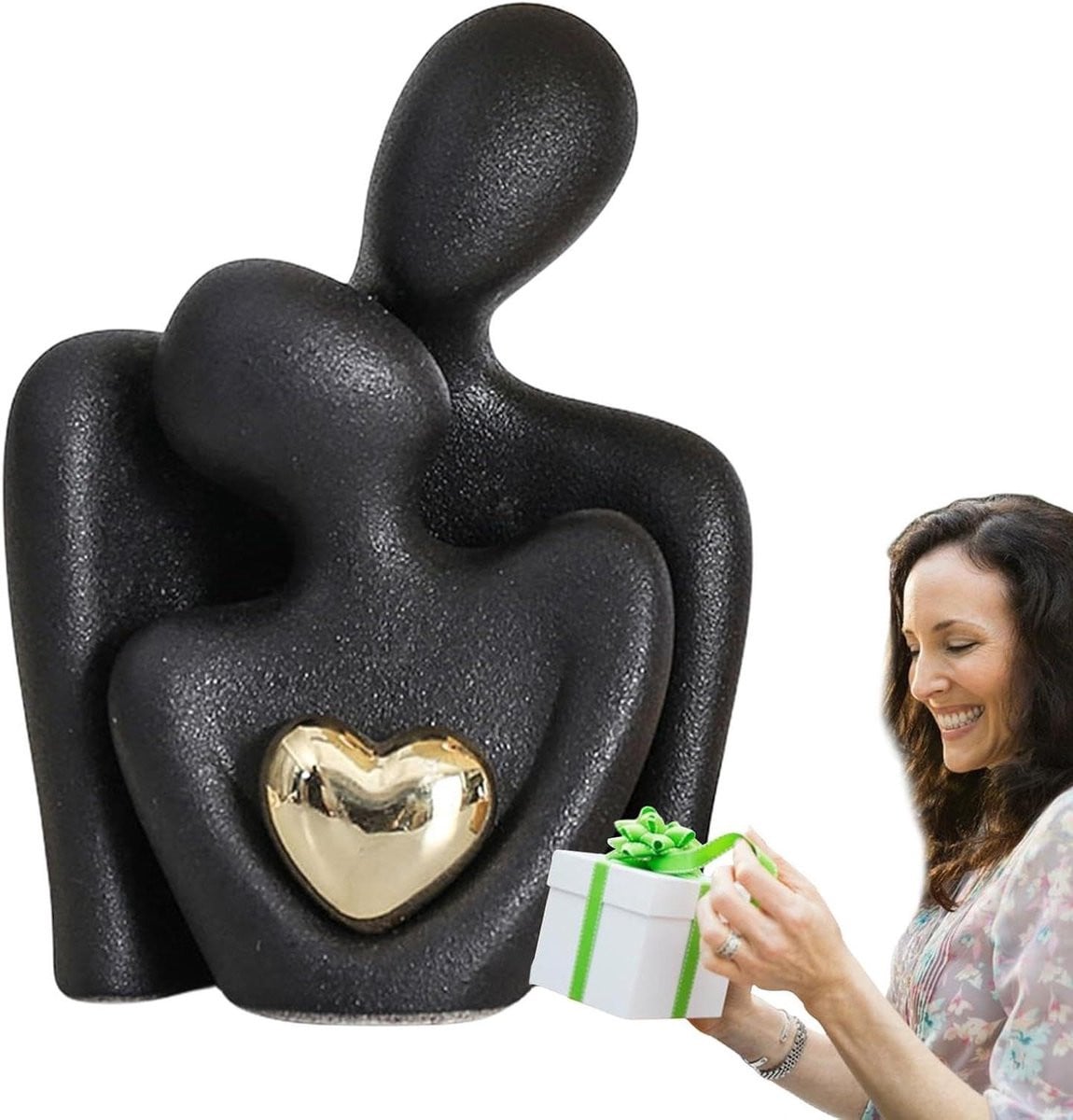 Modern keramisch liefdesbeeldje van een omhelzend paar in het zwart voor woonkamer decoratie