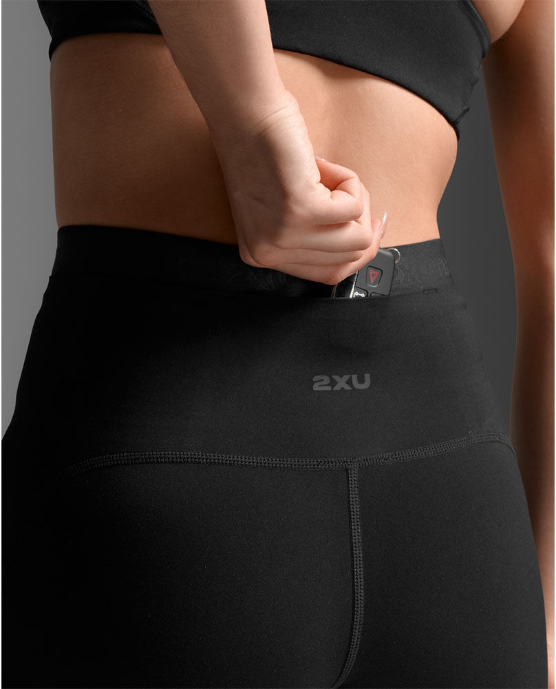 2XU Form Stash Hi-Rise Compression 6'' Shorts (naiset) - Black/Black, S