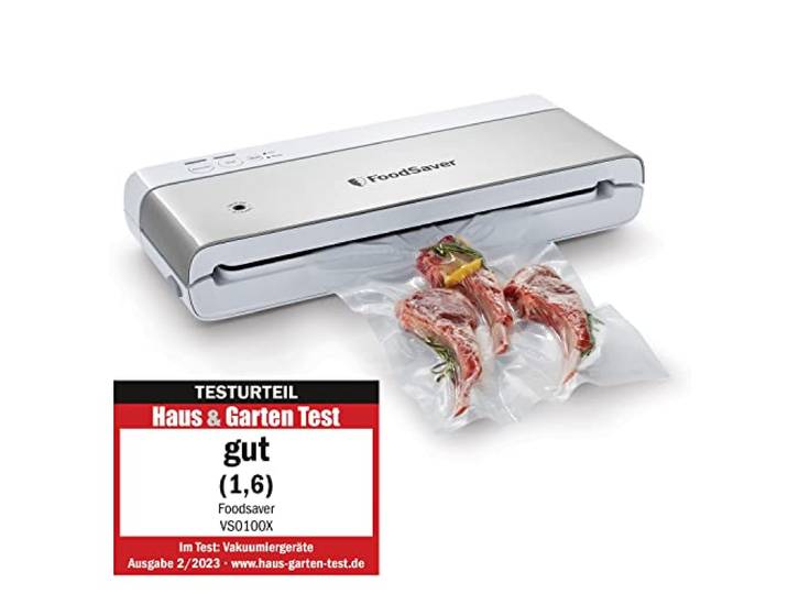 FoodSaver kompaktes Vakuumiergerät mit Handheld-Vakuumierer 1 Rolle & 4 Beutel Silber mit weißen Akzenten [VS0100X]