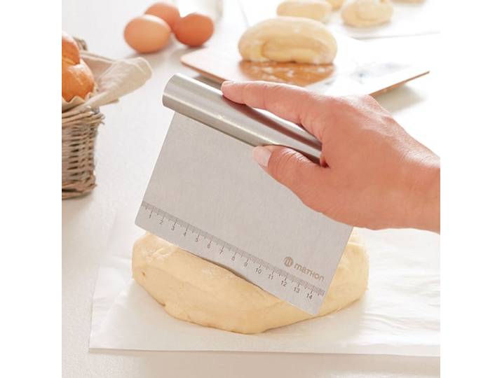 Coupe pâte gradué en inox Mathon