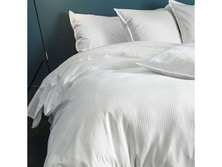 Parure de lit en satin de coton blanc 200x200