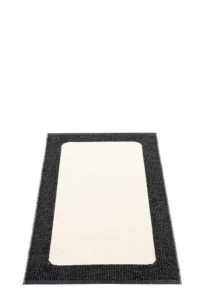 pappelina Ilda Outdoor-Teppich - black / vanilla (70 x 120cm) 70 x 120cm ILX712