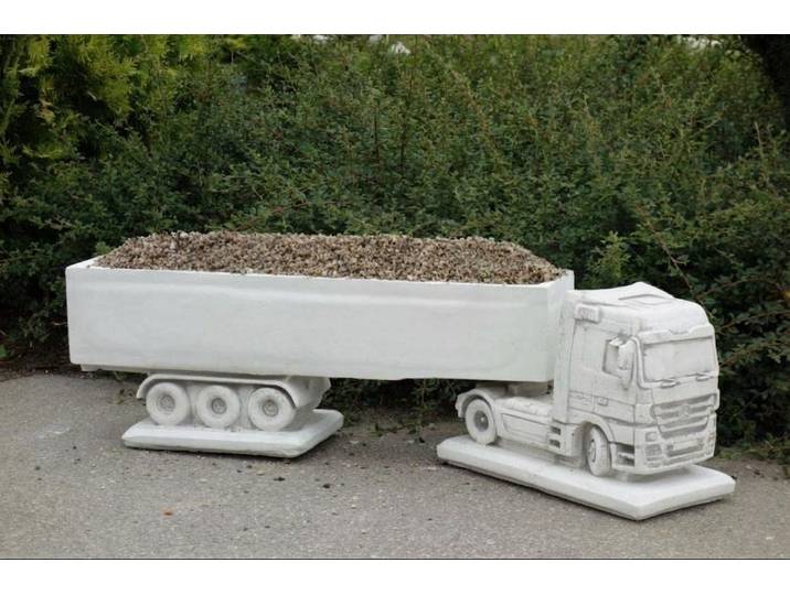 JVmoebel Skulptur Designer Statue Truck aus wetterfestem Polyresin für den Garten, Made in Europa