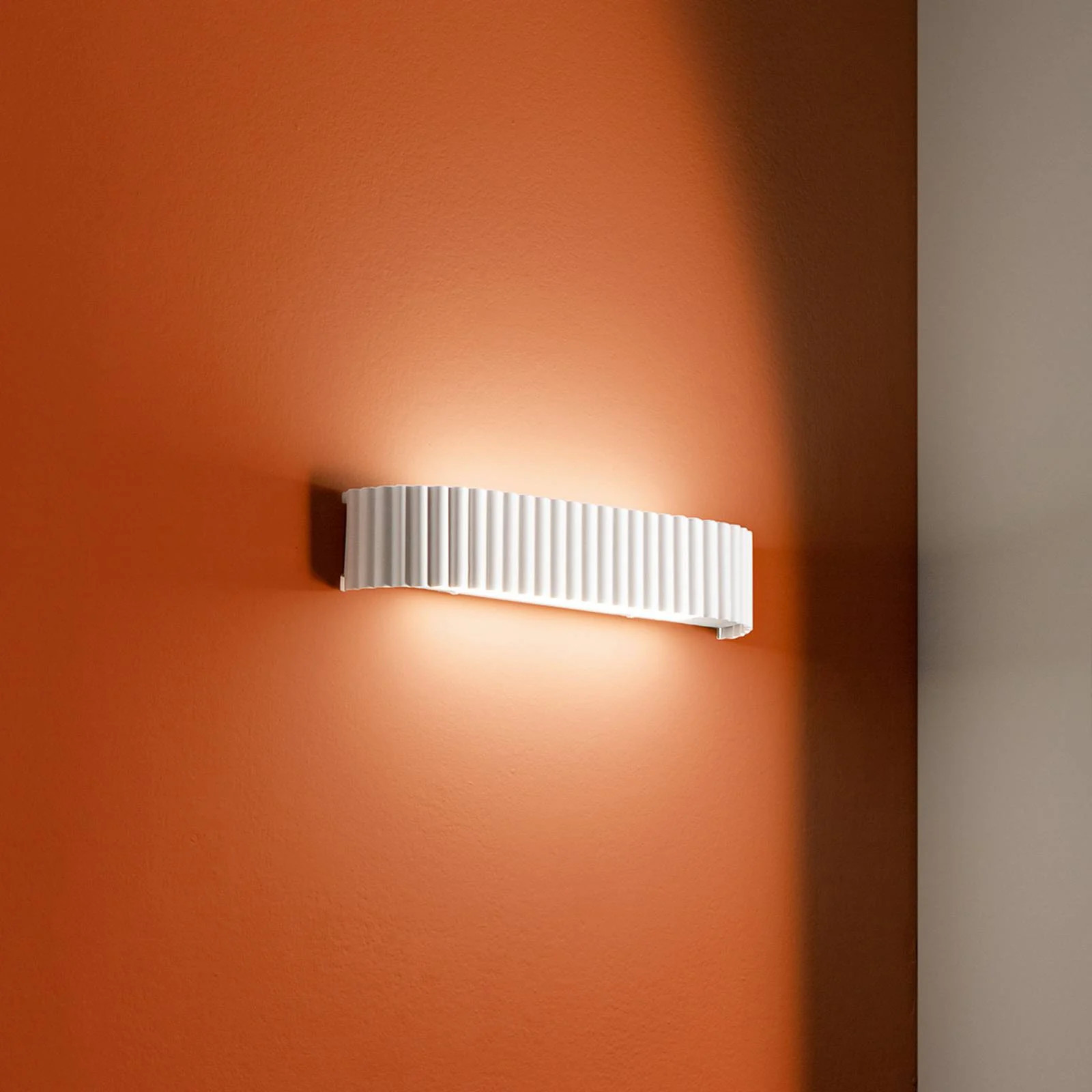 Luce Ambiente Design Niike LED-wandlamp - Wit / Opaal - Modern metaal