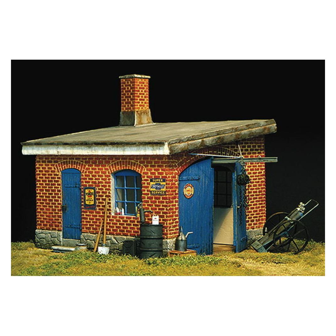 Plus Model Garage (23800291)