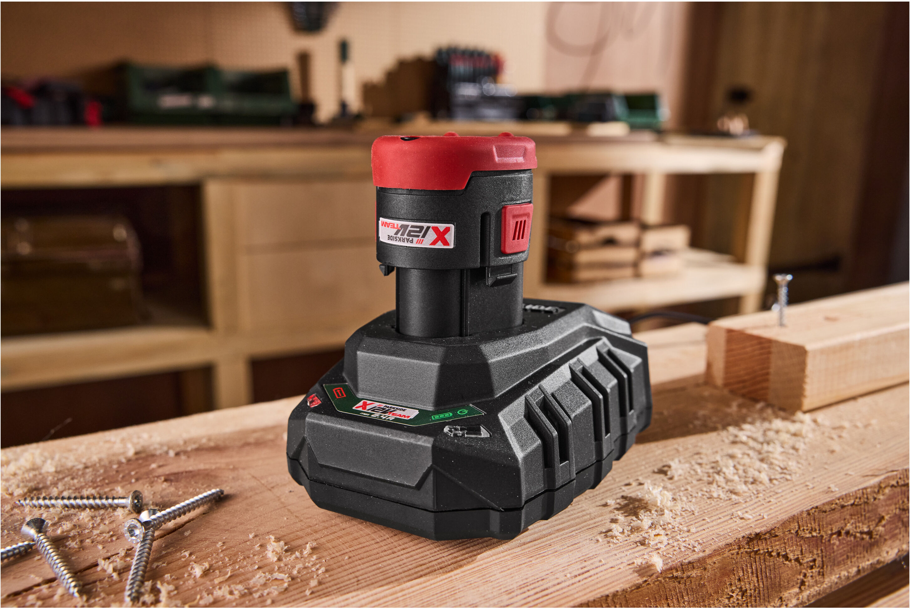 PARKSIDE® 12 V / 2 Ah Akku »PAPK 12 A4« und 2,4 A Ladegerät »PLGK 12 A3«