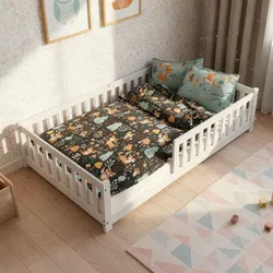Juskys Kinderbett Naya 140x200 cm - Bett mit Rausfallschutz & Lattenrost - Holz Bodenbett Kinder Weiß