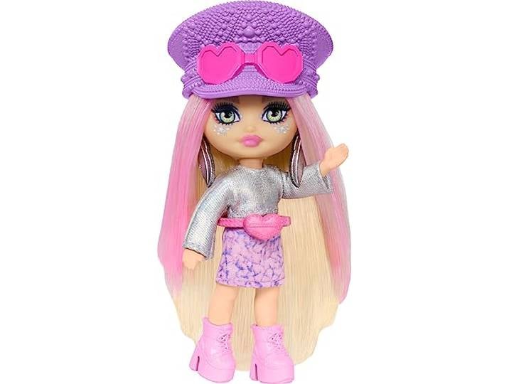 Barbie Extra Mini Mini's Reispop met Metallic Woestijn Kleding en Festivalaccessoires, Barbie Extra Fly Kleine Pop HPN07