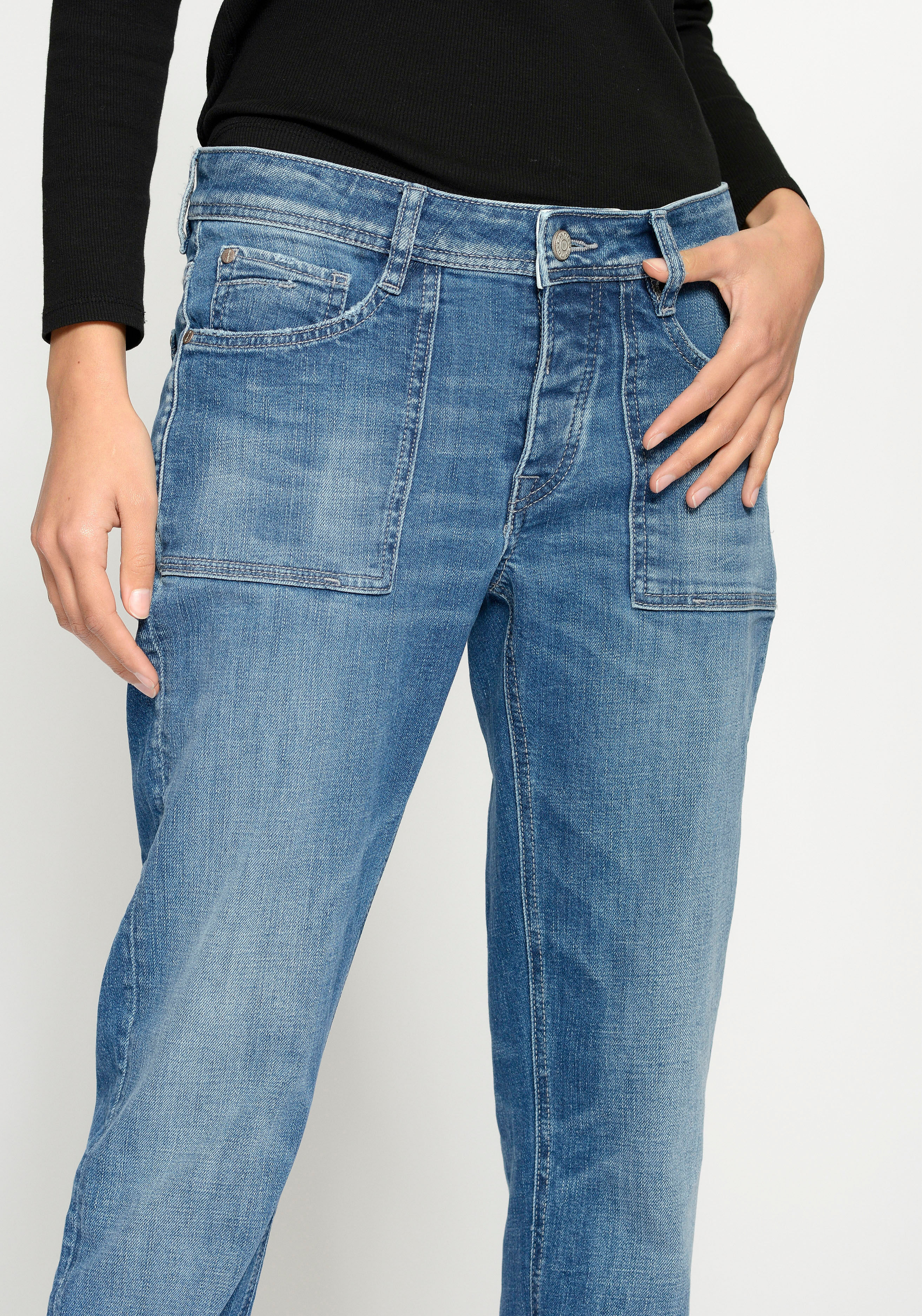 Boyfriend-Jeans GANG "94NICA WORKER", Damen, Gr. 29, N-Gr, blau (mid blau), Denim/Jeans, Obermaterial: 92% Baumwolle, 6% Polyester, 2% Elasthan, regular fit knöchelfrei, Jeans Boyfriend-Jeans, cooler, androgyner Look mid blau 29, N-Gr