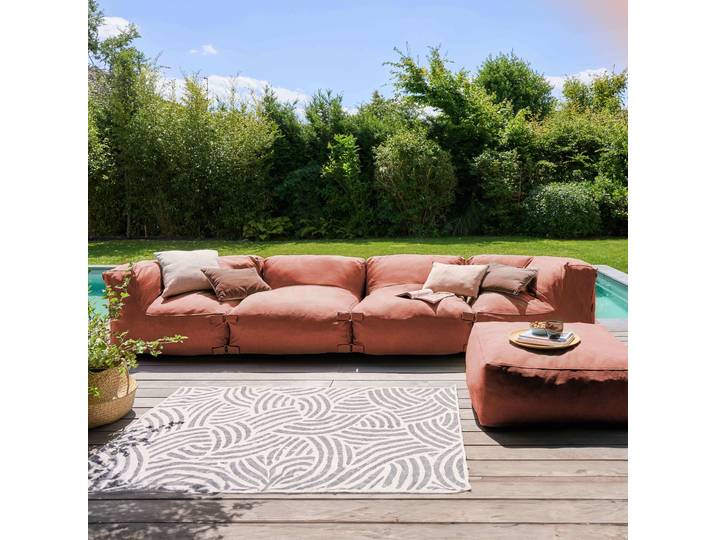 Modulare Gartenmöbel für 5 Personen bestehend aus 2 niedrigen Sesseln, 2 Ecksesseln und 1 Sitzsack